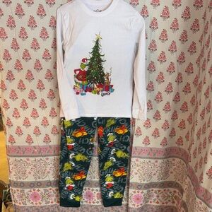 The Children's Place White & Green Grinch Holiday Pajama Set